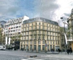 Le 100 avenue des Champs Elysées habillé de LED par Philips - Batiweb