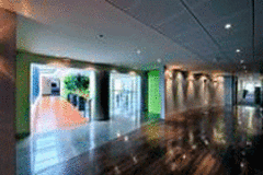 Le siège de la Banque Populaire Val de France réhabilité et réaménagé - Batiweb