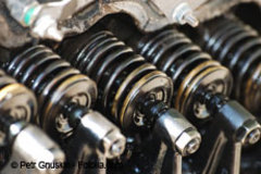 Des maisons individuelles japonaises équipées de suspensions pour voiture - Batiweb