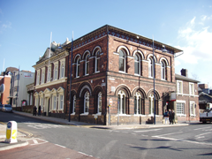 Un chômeur anglais se bat pour garder sa maison - Batiweb