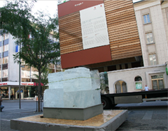 Des blocs de glace géants dans le centre ville de Sion - Batiweb