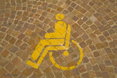 Accessibilité : deux associations de défense des handicapés refusent toujours toute dérogation - Batiweb