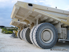 Cemex offre une toilette complète à son excavateur Goliath - Batiweb