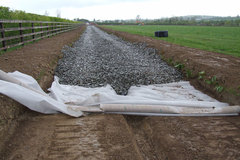 (Diaporama) Piste de galop en géosynthétique pour un haras en Irlande - Batiweb