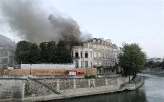 L'hôtel Lambert, joyau d'architecture, ravagé par les flammes - Batiweb