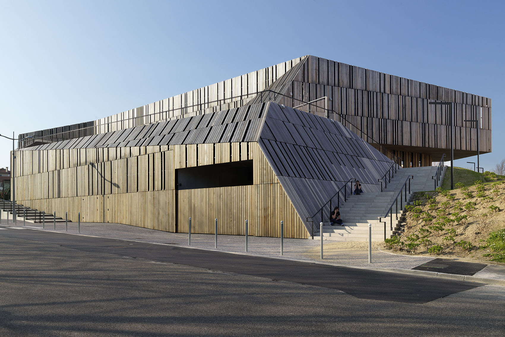 Théâtre d'Anglet, une architecture topographique - Batiweb