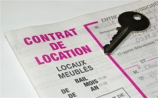 Immobilier : vers le plafonnement des honoraires de location - Batiweb