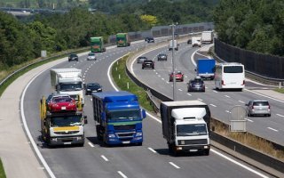 Le péage transit poids lourds passera une phase de test - Batiweb