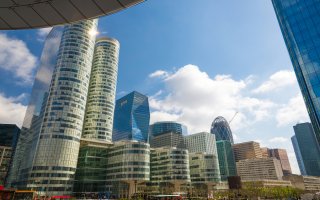 Qui doit financer la rénovation de la Défense ? - Batiweb