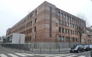 Quand un bardage en mélèze de Sibérie abrite le lycée des métiers du Bois - Batiweb