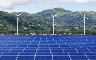 Sept nouveaux parcs éoliens et deux centrales photovoltaïques prévus en France en 2015 - Batiweb