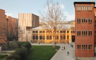 Le Théâtre des Quartiers d'Ivry retrouve son unité dans un lieu industriel - Batiweb