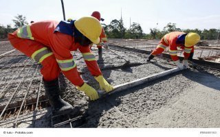 Après 8 ans de décroissance, le marché du ciment pourrait se stabiliser en 2016 - Batiweb