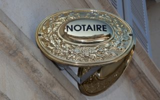 Les notaires contestent la baisse de leurs tarifs - Batiweb