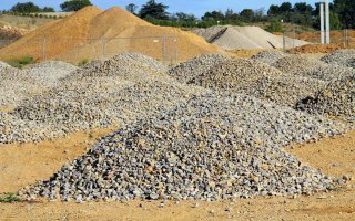 Pénurie de carburant : le secteur des matériaux de construction à la peine - Batiweb