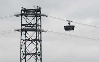 Téléphérique urbain de Brest : la première cabine installée - Batiweb