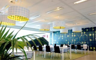 Armstrong Ceiling Solutions dévoile une nouvelle gamme de plafonds voile de verre - Batiweb