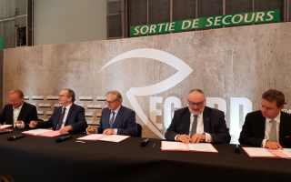 Batimat : signature de la charte « Objectif BIM 2022 » - Batiweb