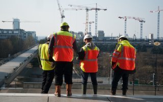 Construction de logements : les mises en chantier toujours en baisse en début d’année - Batiweb