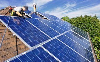 Panneaux solaires : une charte des bonnes pratiques contre les arnaques - Batiweb