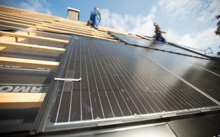 Solarwatt récompensé pour ses panneaux photovoltaïques bi-verre - Batiweb