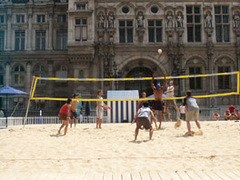 Et zou ! On remet ça .... A Paris, le maire va faire des nouveaux petits pâtés sur les quais avec le sable de Lafarge ! - Batiweb