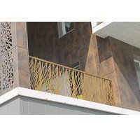 MODELE ZERAL – GARDE CORPS ALUMINIUM A REMPLISSAGE FILANT AVEC TOLE DECOUPEE AU LASER - Batiweb