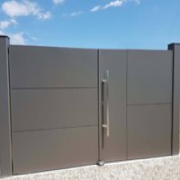 Esus, le portail aluminium minimaliste personnalisable - Batiweb