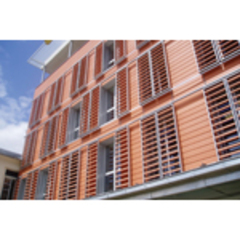 Protégez votre peau de l'exposition au soleil avec les brise-soleil extérieurs en terre cuite Terreal Façade ! - Batiweb