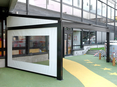 RENSON® pergola Lagune® pour la maison des enfants  de l’hôpital Robert-Debré à Paris - Batiweb