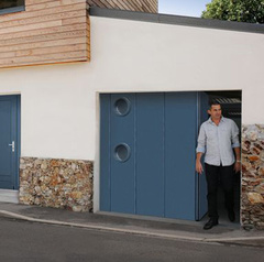 Novoferm : un portillon intégré pour la porte de garage latérale NovoSide® - Batiweb