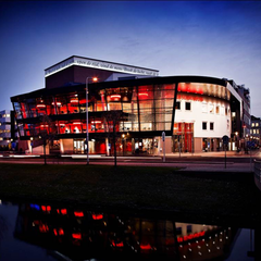 Aux Pays-Bas, l’HI-MACS® accueille les visiteurs du Deventer Theater - Batiweb