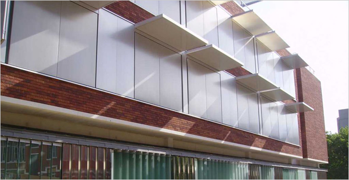 Innovation : Brise Soleil volets coulissants ou pliables de COLT - Batiweb