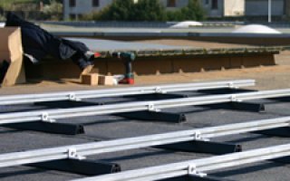 Icosun Fast ou comment mettre en place rapidement une solution photovoltaïque en toiture terrasse - Batiweb