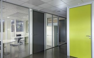 C+ classic, la cloison modulaire de reference pour l'aménagement de bureaux - Batiweb