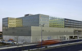 B 612 Écoquartier Aérospace Toulouse : 4 coloris de vêture en ALUCOBOND® pour signaler les diverses vocations du bâtiment - Batiweb