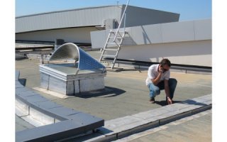 Piscine Héraclès à Saint-Brès : la parole au Maître d’Œuvre - Batiweb