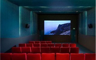 Nouvelle salle de cinéma d'Ouroux-En-Morvan :  PLACO® obtient le "premier rôle" en acoustique et esthétique - Batiweb